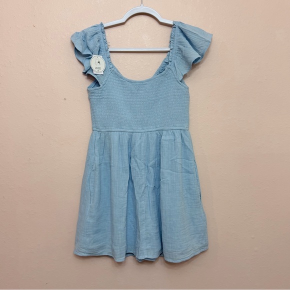 HOLLISTER Flutter Sleeve Smocked Skort Dress - Picture 5 of 6
